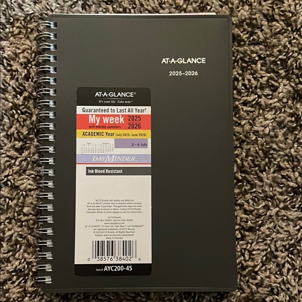 AT-A-GLANCE 2025-2026 Weekly Planner